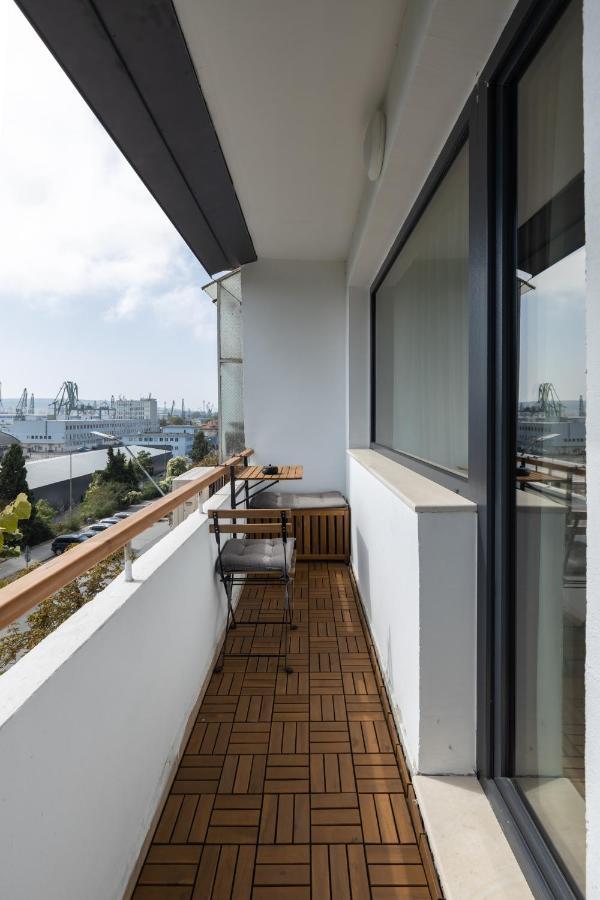 Topaz Beachfront Apartment Varna Dış mekan fotoğraf